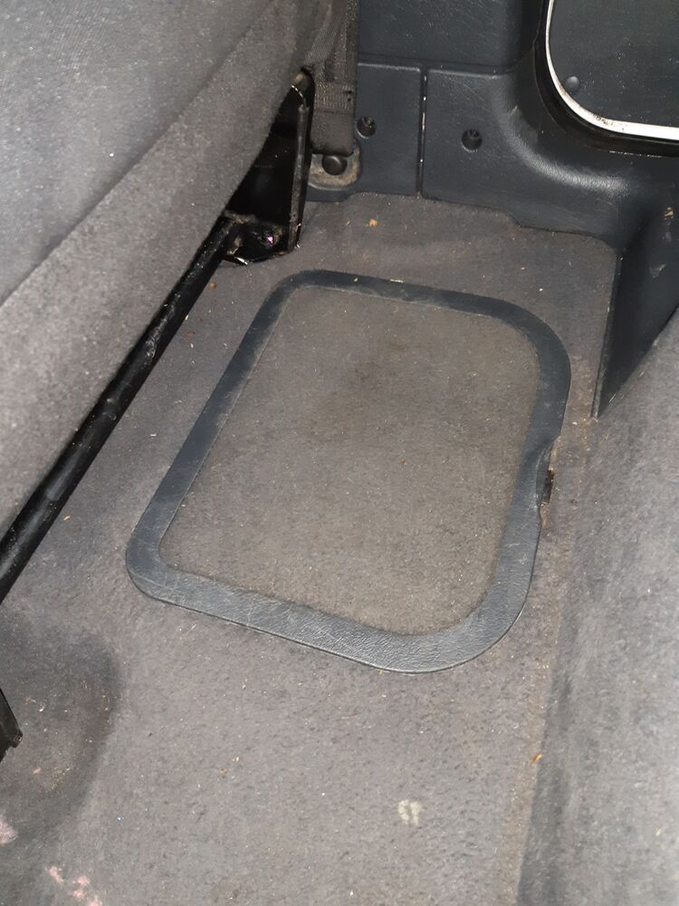 El mismo piso trasero, limpio
